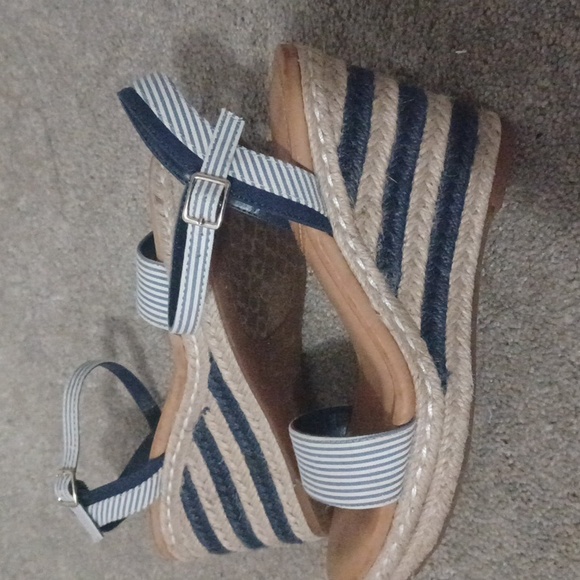 Kelly & Katie platform sandals - Picture 4 of 6